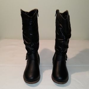 Girl black boots